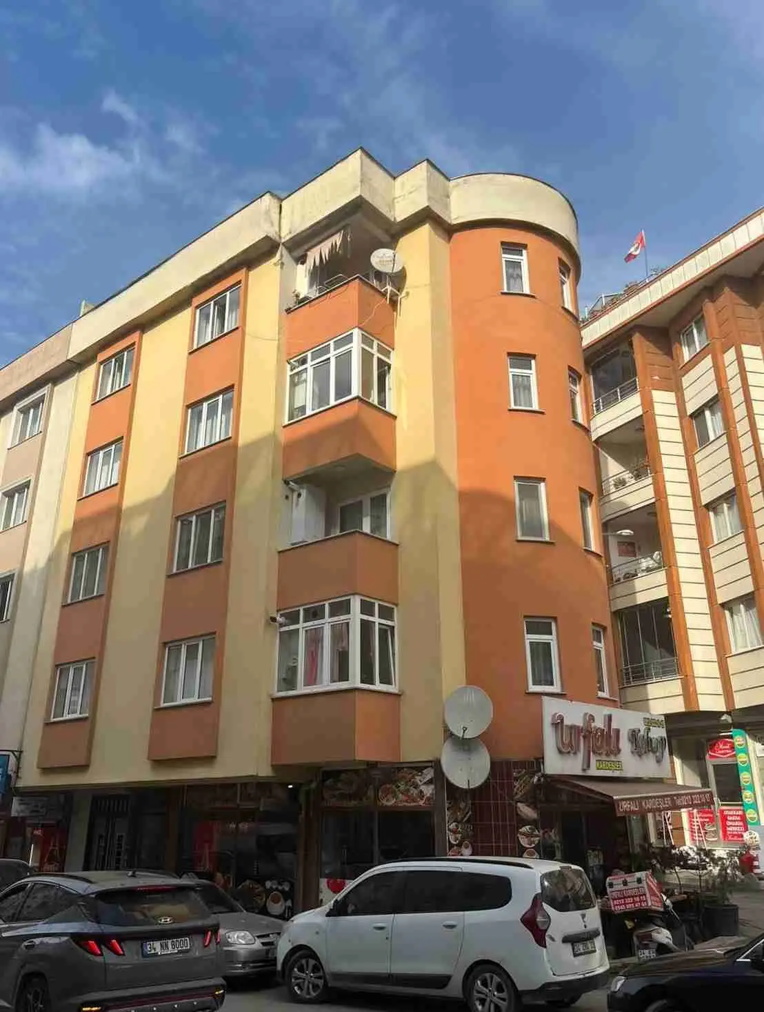 Zümrüt 2 Apartmanı